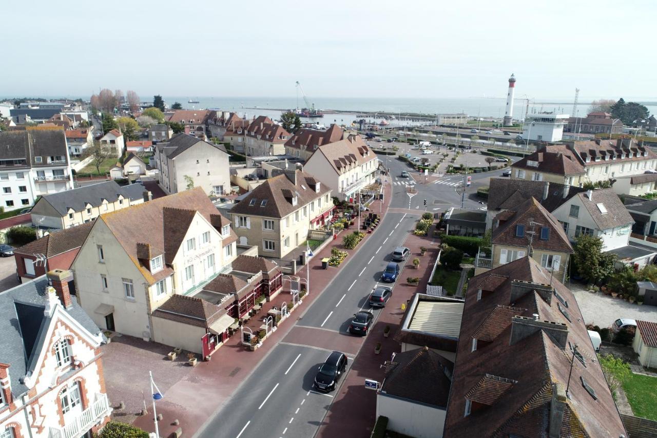 Hotel-Restaurant Le Normandie Luc-sur-Mer Kültér fotó